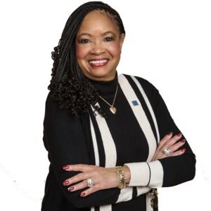 Meet your Posher, Lorraine